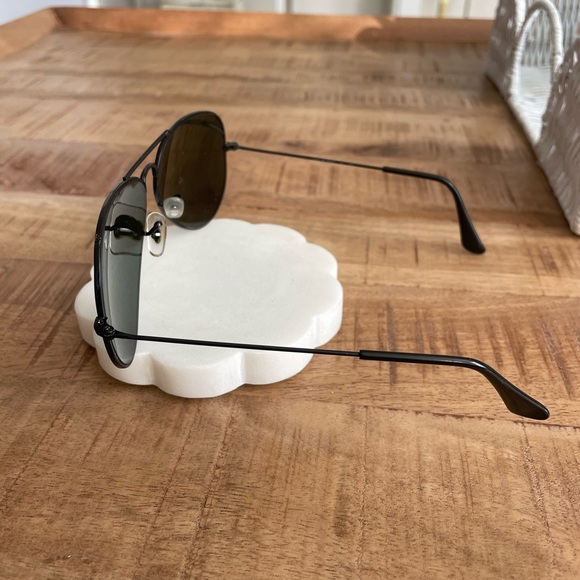 Men's Black Aviator Sunglasses - Picture 7 of 10